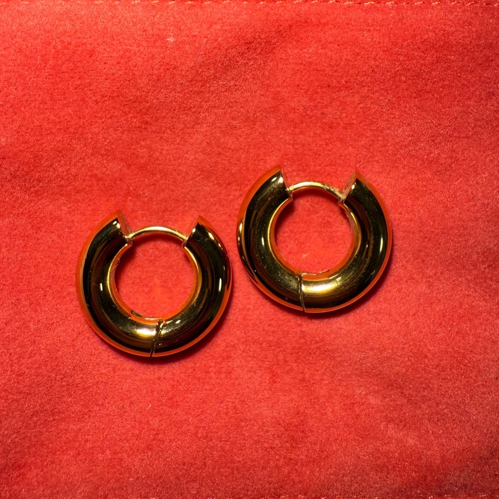 Hey Harper Chic Gold Hoop Earrings